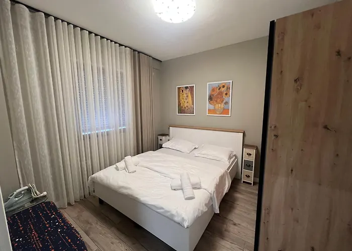 아파트 Center Cozy 2 티라나